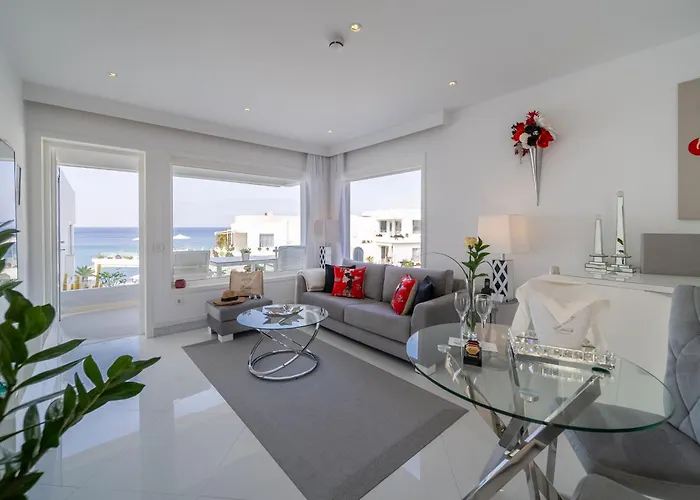 Lani'S Suites De Luxe - Adults Only